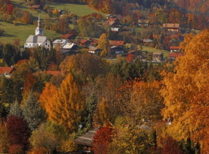 Le village de Cordon en automne